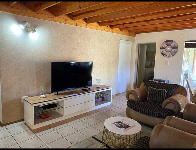 4 BEDROOM FREEHOLD FOR SALE IN RAVENSWOOD